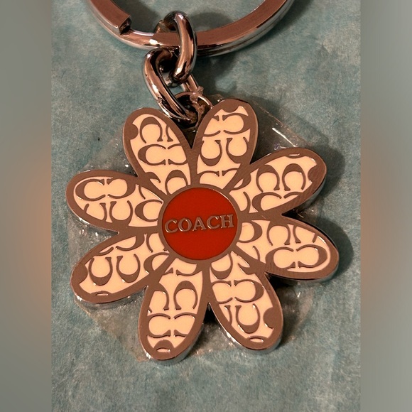 COACH Silver Daisy Purse Fob / Key Chain NWOT - Picture 2 of 4